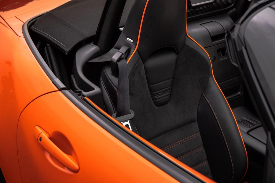 Интерьер Mazda MX-5 30th Anniversary (ND) 2019 года  (WW) (фото 22 из 47)